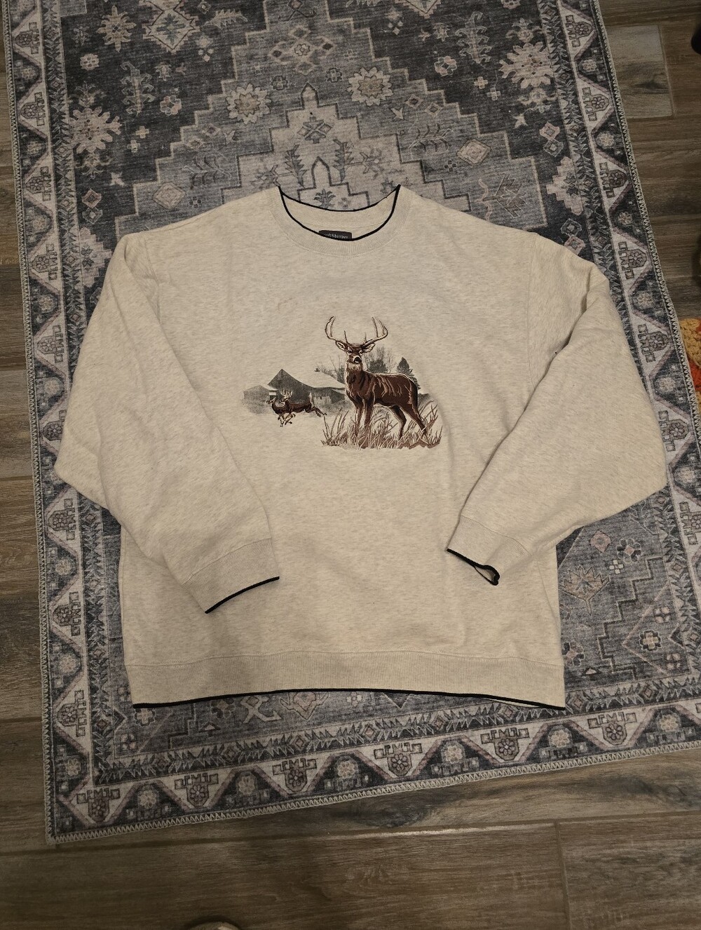 Vintage Y2K Embroidered Deer Outdoors Hunting Sweatshirt Crewneck
